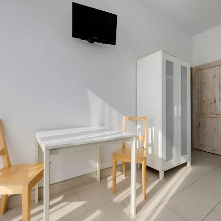 Πανσιόν Marina- Nad Morzem