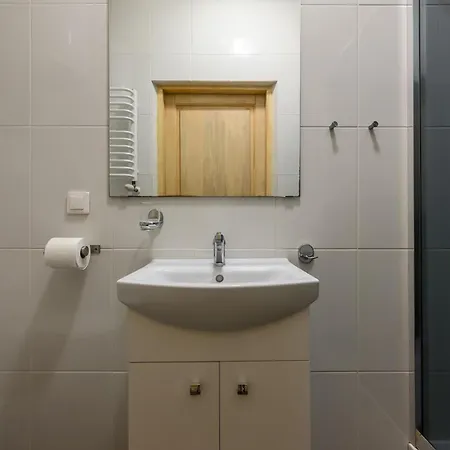 Πανσιόν Marina- Nad Morzem